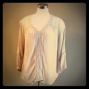 BOHO BLOUSE WITH LACE ACCENTS